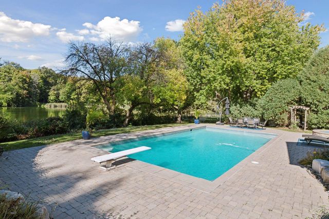 28140 Boulder Bridge Drive, Shorewood, MN 55331