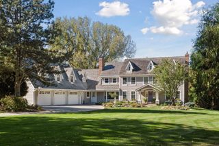 28140 Boulder Bridge Drive, Shorewood, MN 55331