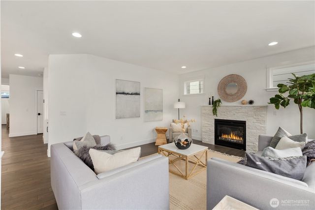 22026 81st Place W, Edmonds, WA 98026