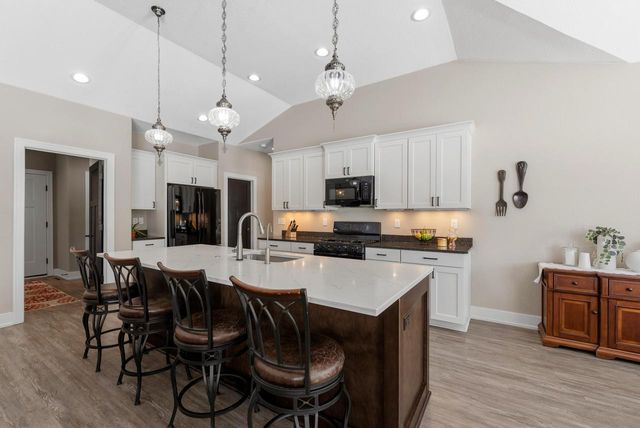 N54W23830 Limestone COURT, Sussex, WI 53089