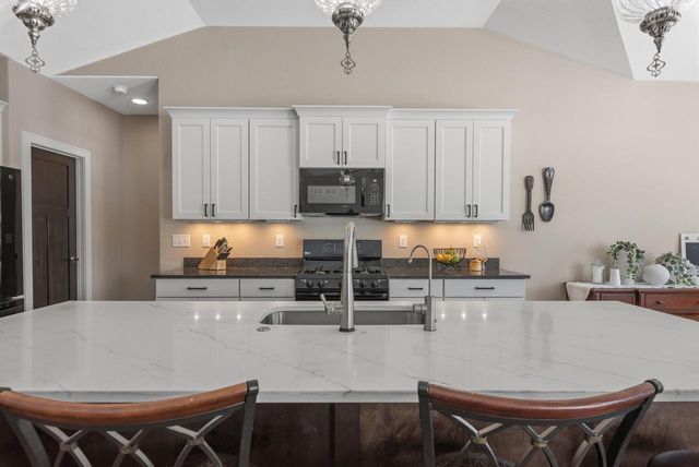 N54W23830 Limestone COURT, Sussex, WI 53089