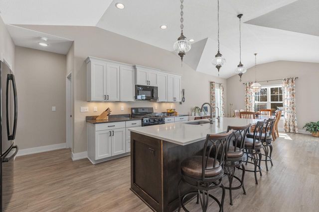 N54W23830 Limestone COURT, Sussex, WI 53089