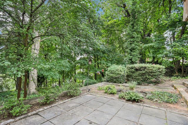 186 Chase Avenue, Yonkers, NY 10703