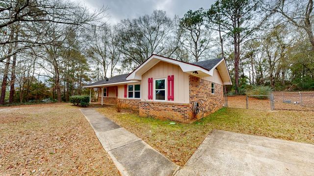 347 Sunny Acres Road, Ozark, AL 36360