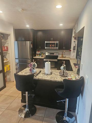 301 SW VIOLET Avenue, Port St. Lucie, FL 34983