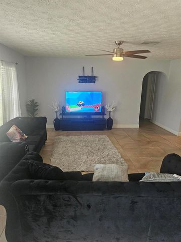 301 SW VIOLET Avenue, Port St. Lucie, FL 34983