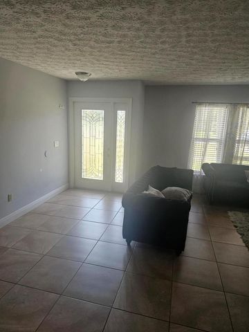 301 SW VIOLET Avenue, Port St. Lucie, FL 34983