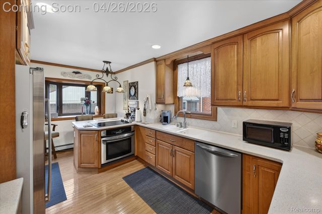 23121 Marlboro Street, Dearborn, MI 48128