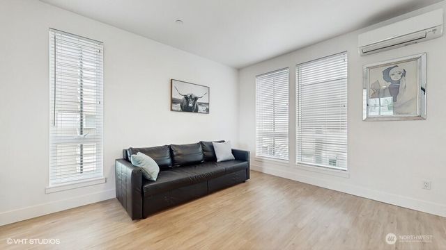 442 13th Avenue, Seattle, WA 98122