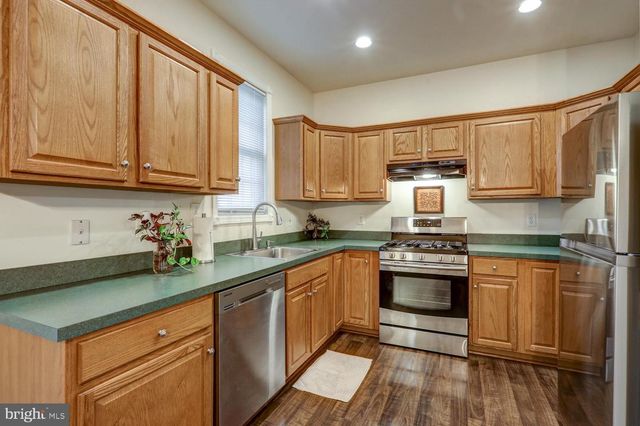 2111 FAIRVIEW ST, West Lawn, PA 19609