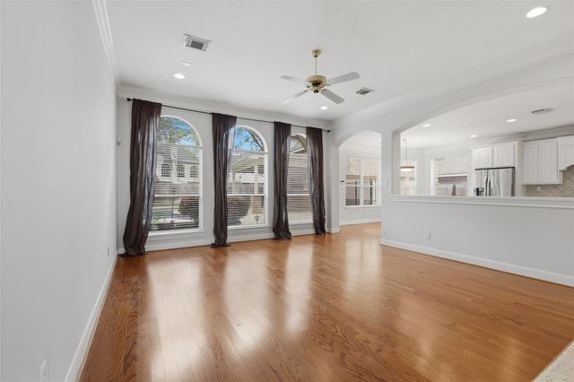 16215 Lakewood Grove Drive, Tomball, TX 77377