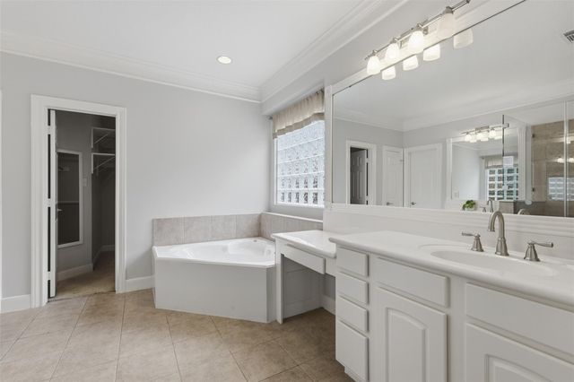 16215 Lakewood Grove Drive, Tomball, TX 77377