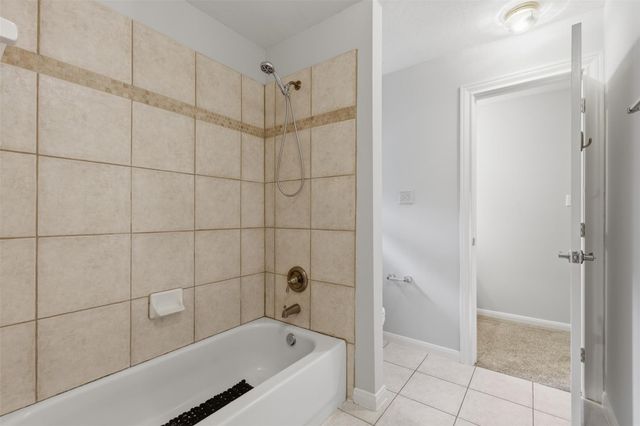 16215 Lakewood Grove Drive, Tomball, TX 77377