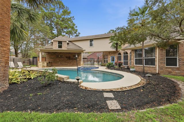 16215 Lakewood Grove Drive, Tomball, TX 77377