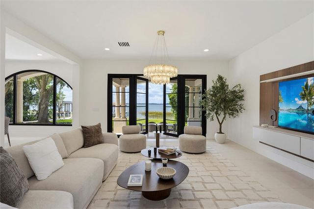 800 W 2ND AVENUE, Windermere, FL 34786