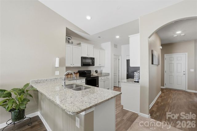 5221 Upton Place, Charlotte, NC 28215