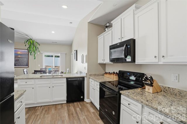 5221 Upton Place, Charlotte, NC 28215