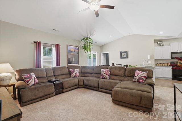 5221 Upton Place, Charlotte, NC 28215