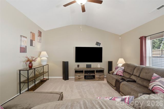 5221 Upton Place, Charlotte, NC 28215