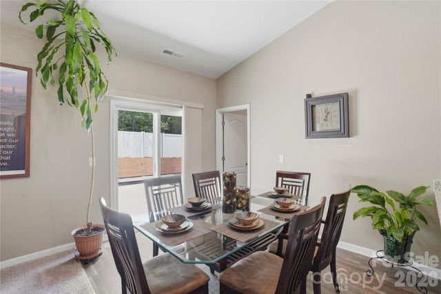 5221 Upton Place, Charlotte, NC 28215