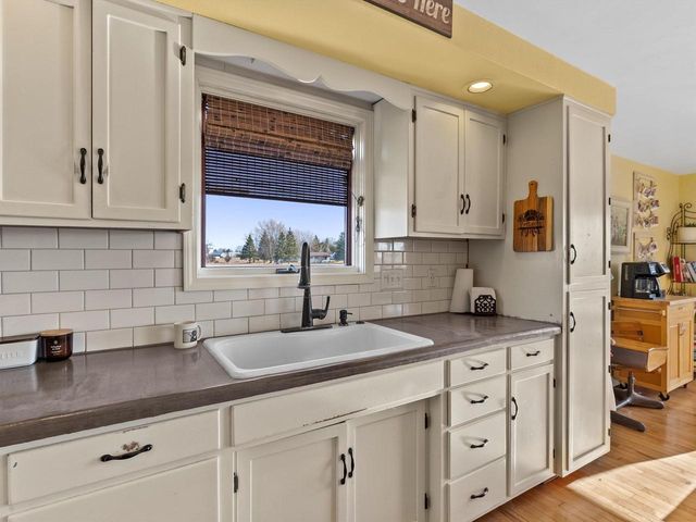 7708 COUNTY ROAD H, Sturgeon Bay, WI 54235