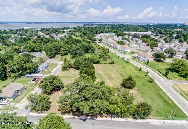 366 Main Street, Biloxi, MS 39530