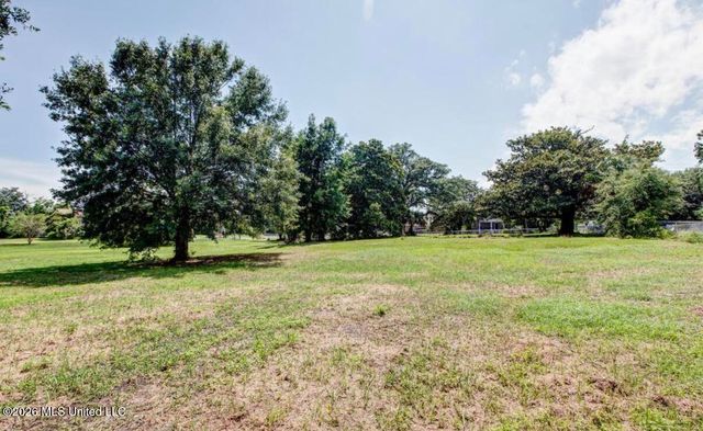 366 Main Street, Biloxi, MS 39530