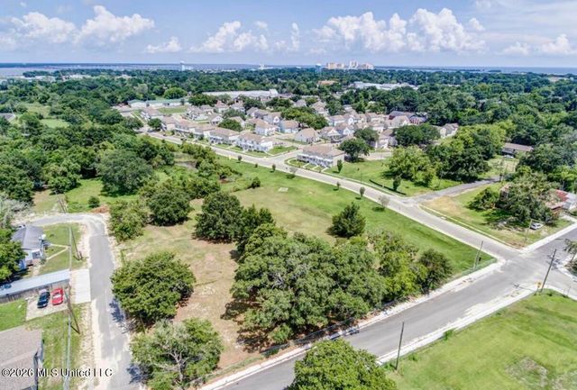 366 Main Street, Biloxi, MS 39530