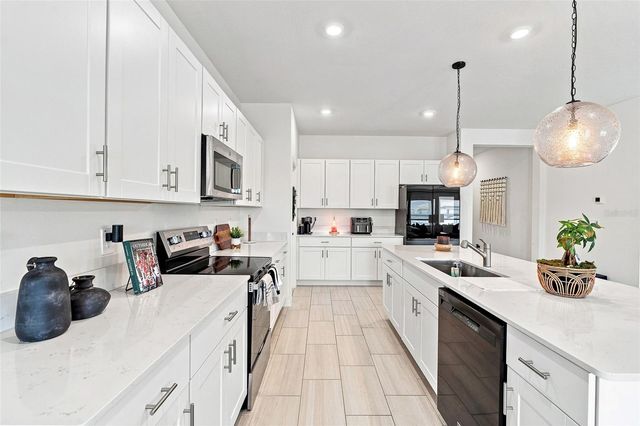 15173 RAINBOW QUARTZ STREET, Wimauma, FL 33598