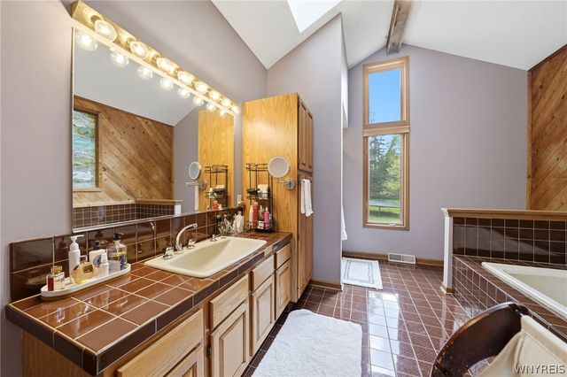2 Chicory Lane, Amherst, NY 14051