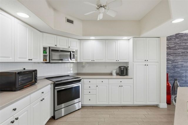 1695 PINELLAS BAYWAY S E4, Tierra Verde, FL 33715