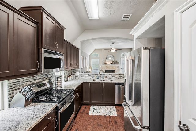 3014 Positano Loop, Bryan, TX 77808