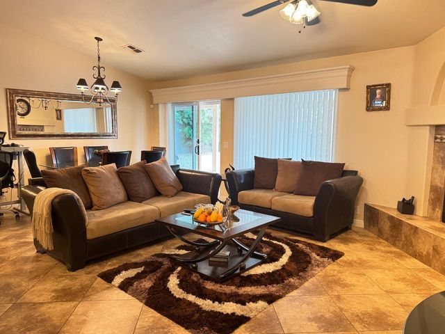 824 S Jay Street, Chandler, AZ 85225