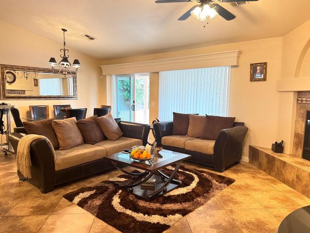 824 S Jay Street, Chandler, AZ 85225