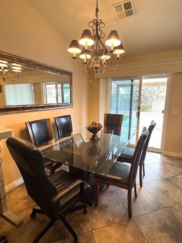 824 S Jay Street, Chandler, AZ 85225