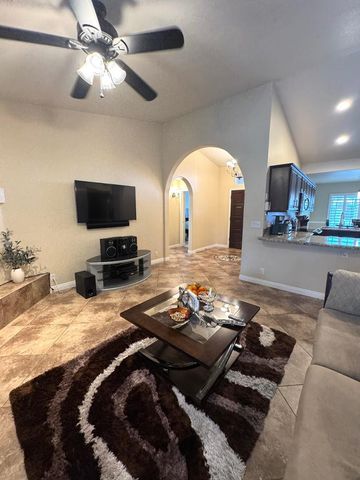 824 S Jay Street, Chandler, AZ 85225
