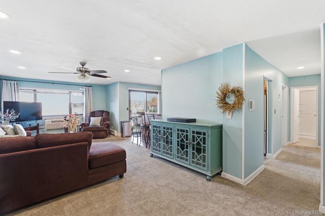 210 Fulton Street 2C, Farmingdale, NY 11735