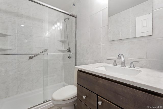 210 Fulton Street 2C, Farmingdale, NY 11735