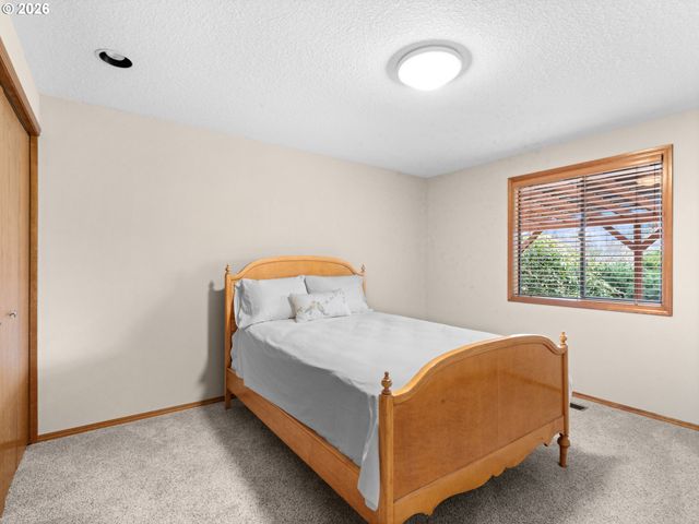 1806 Ne 150TH Ave, Portland, OR 97230