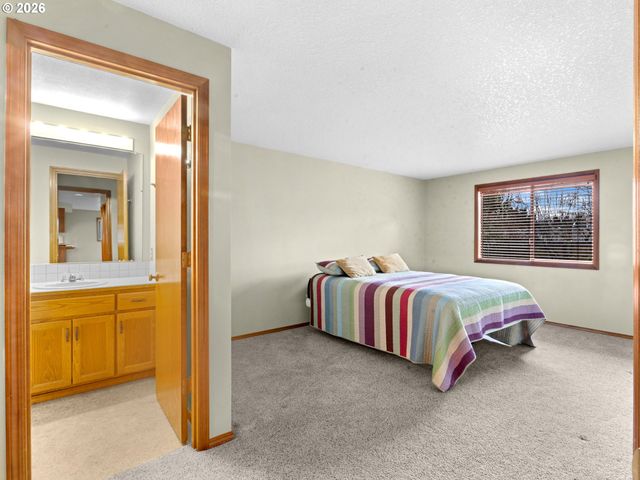 1806 Ne 150TH Ave, Portland, OR 97230