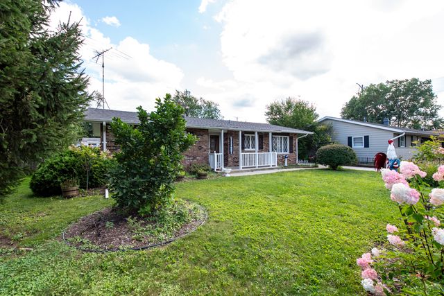 2917 Hyde Park Avenue, Waukegan, IL 60085