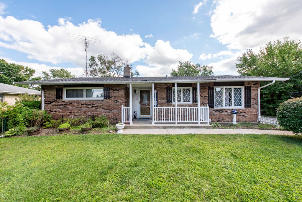 2917 Hyde Park Avenue, Waukegan, IL 60085