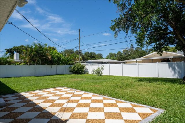 2090 76TH STREET N, St Petersburg, FL 33710