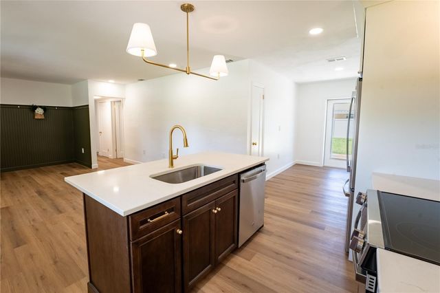 2090 76TH STREET N, St Petersburg, FL 33710