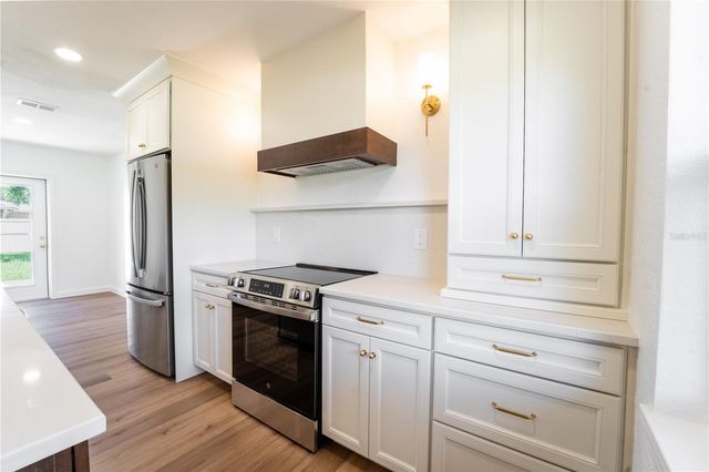 2090 76TH STREET N, St Petersburg, FL 33710