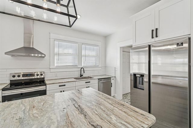 511 E STRATFORD AVENUE, Tampa, FL 33603