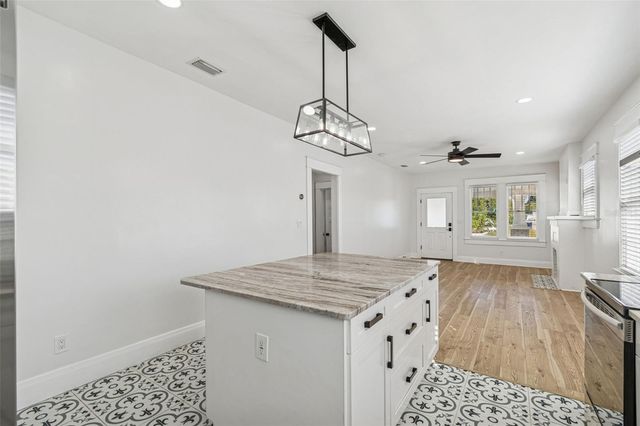 511 E STRATFORD AVENUE, Tampa, FL 33603