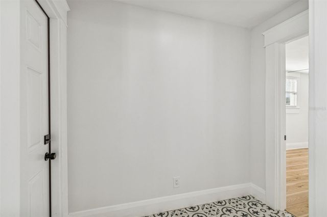 511 E STRATFORD AVENUE, Tampa, FL 33603