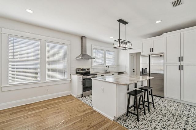 511 E STRATFORD AVENUE, Tampa, FL 33603