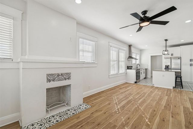 511 E STRATFORD AVENUE, Tampa, FL 33603